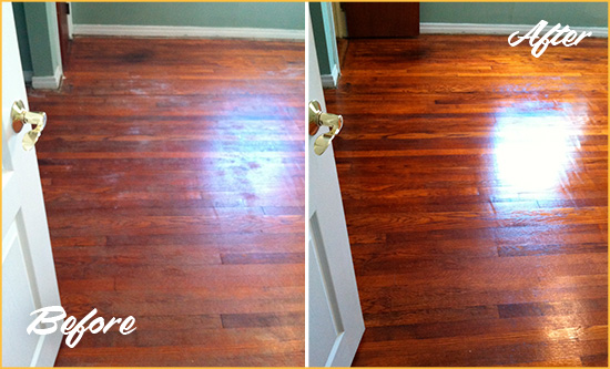 Before and After Picture of a Amawalk Wood Sandless Refinishing Service on a Dull Floor to Remove Stains